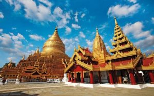 Templos y monasterios budistas: Lugares sagrados para la meditación y la reflexión.